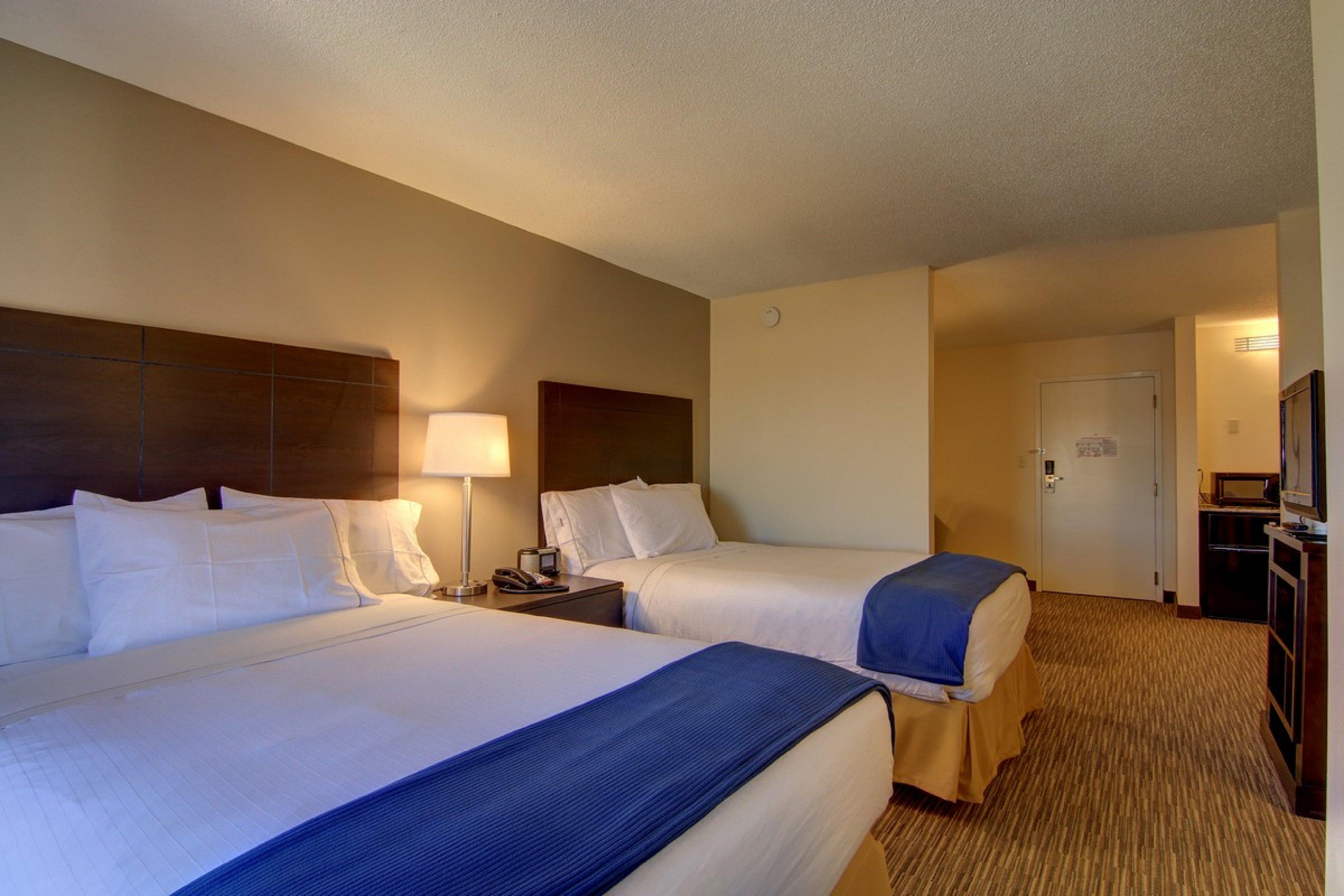 Holiday Inn Express & Suites Alpharetta By Ihg Exterior photo
