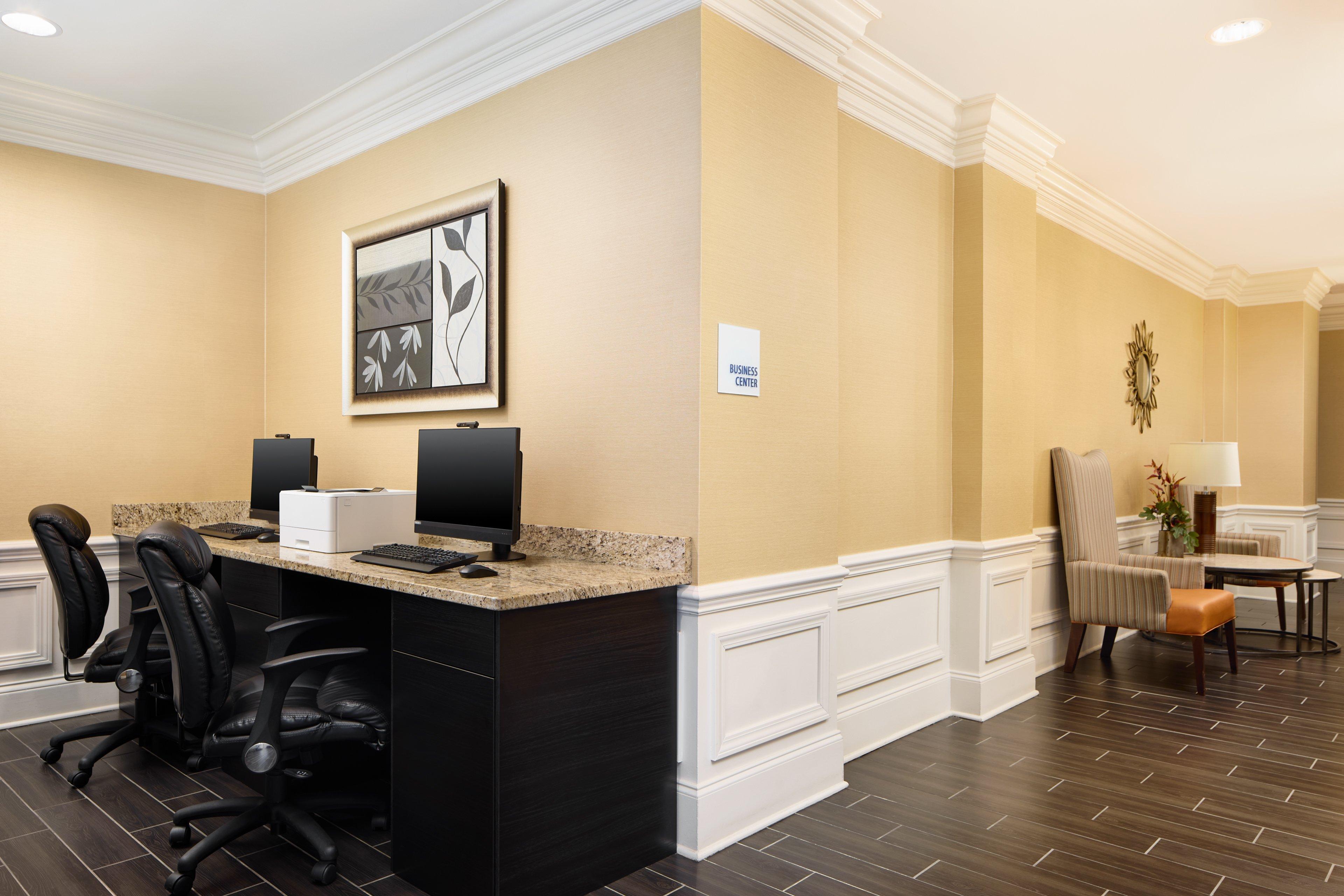Holiday Inn Express & Suites Alpharetta By Ihg Exterior photo