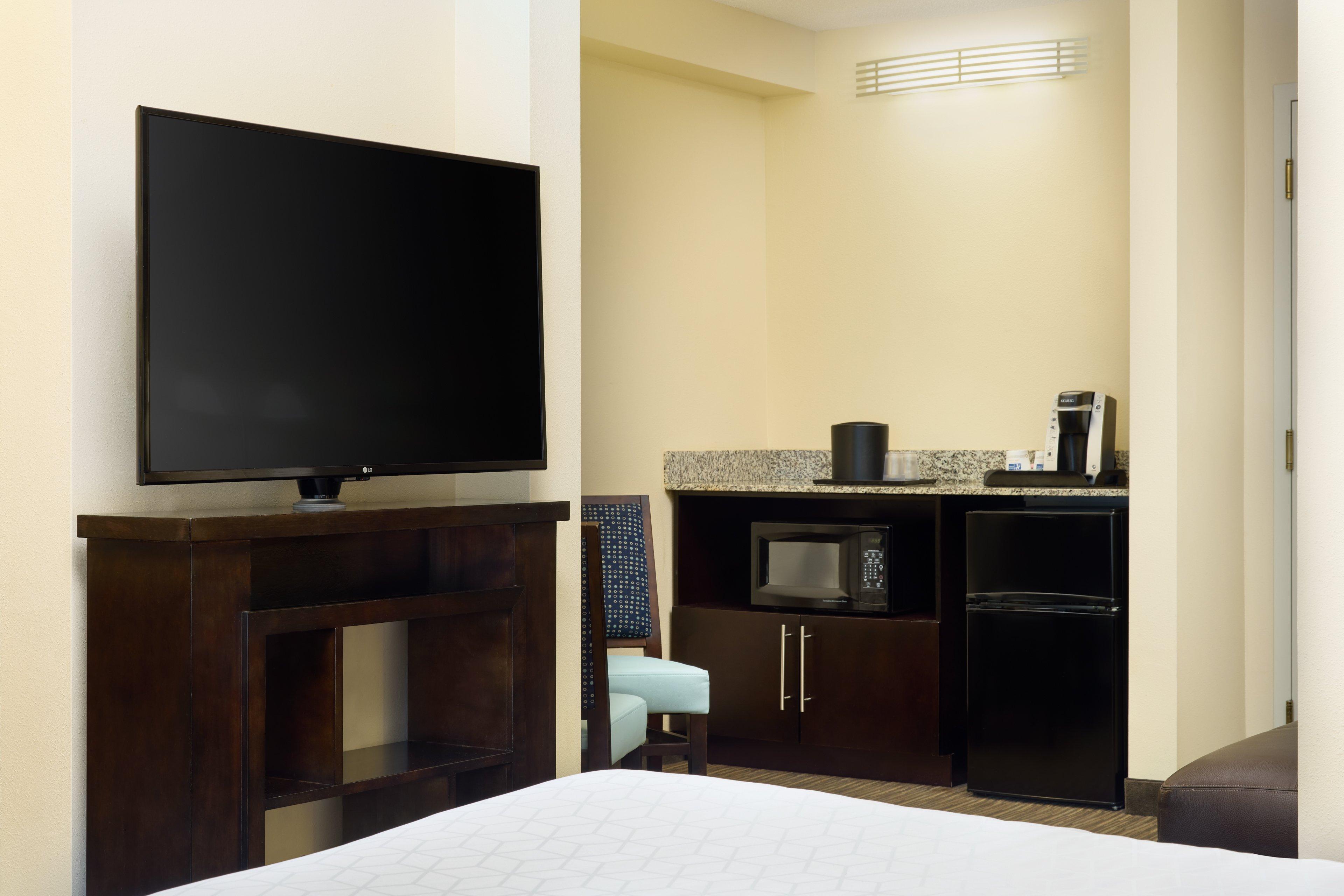 Holiday Inn Express & Suites Alpharetta By Ihg Exterior photo