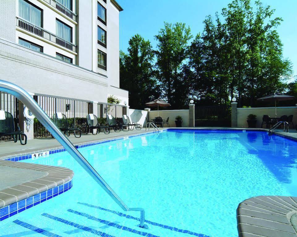 Holiday Inn Express & Suites Alpharetta By Ihg Exterior photo